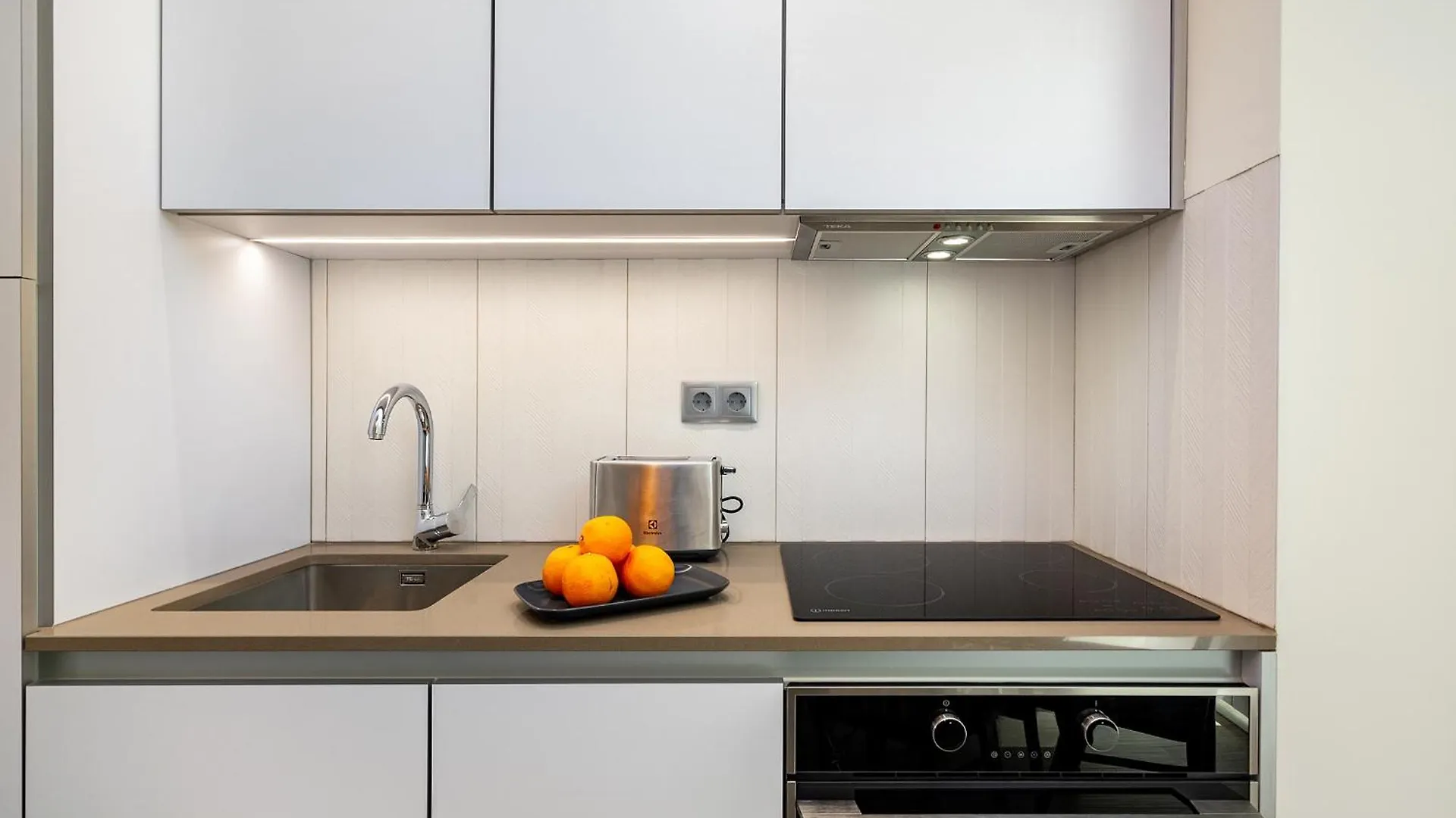 Apartment Intendente Modern Stays Lisbon