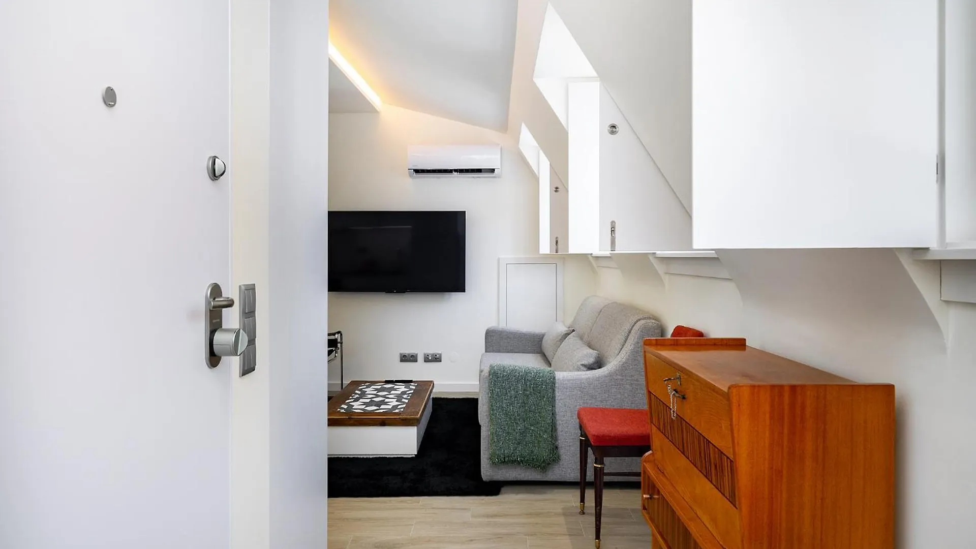 Intendente Modern Stays Lisbon Apartment