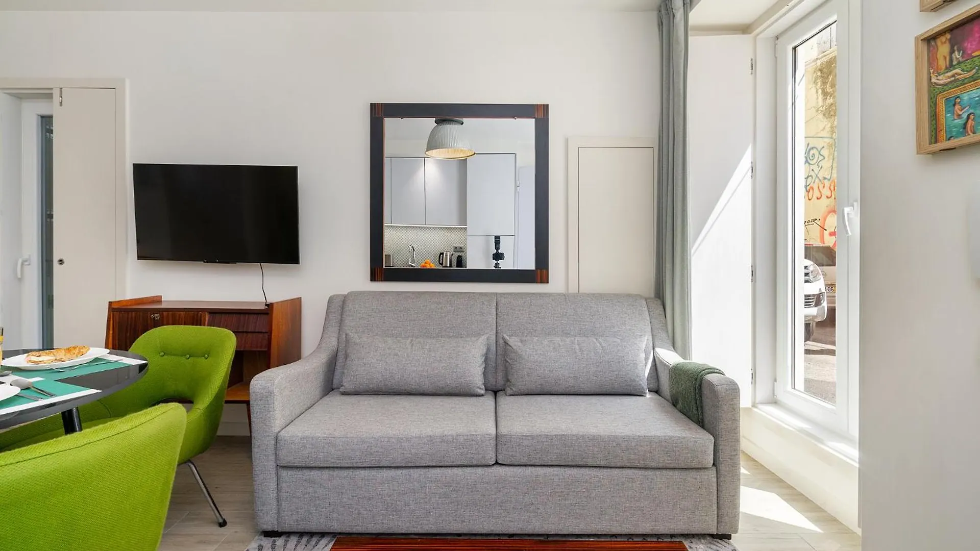 Apartment Intendente Modern Stays Lisbon